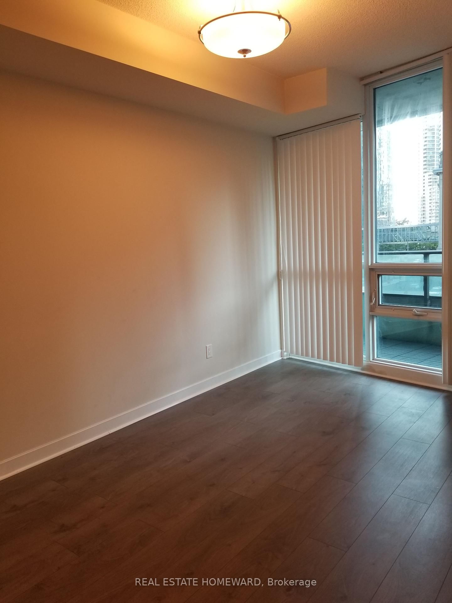 33 Bay St, unit 302 for rent