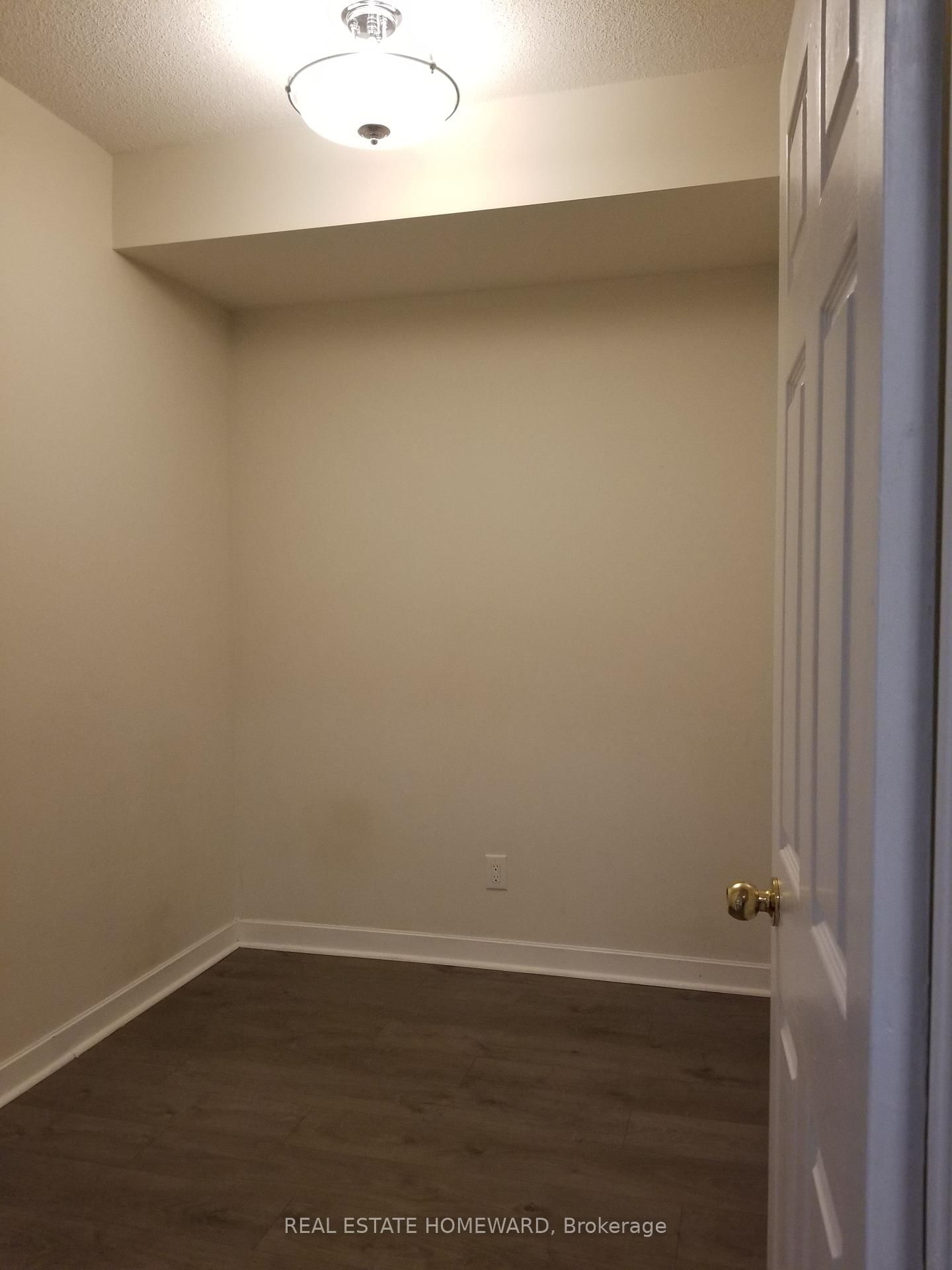 33 Bay St, unit 302 for rent