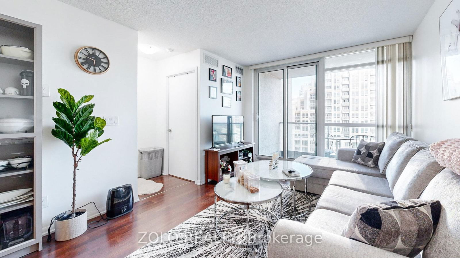 215 Fort york Blvd, unit 1301 for rent - image #12