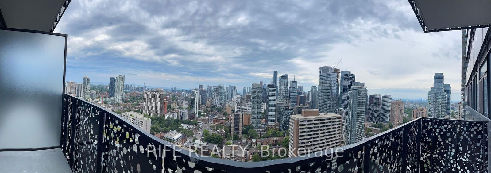 55 Charles St E, unit 3004 for rent - image #2