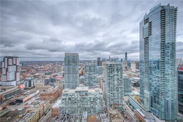 224 King St W, unit 3801 for rent - image #3