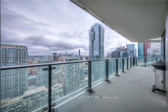 224 King St W, unit 3801 for rent - image #5