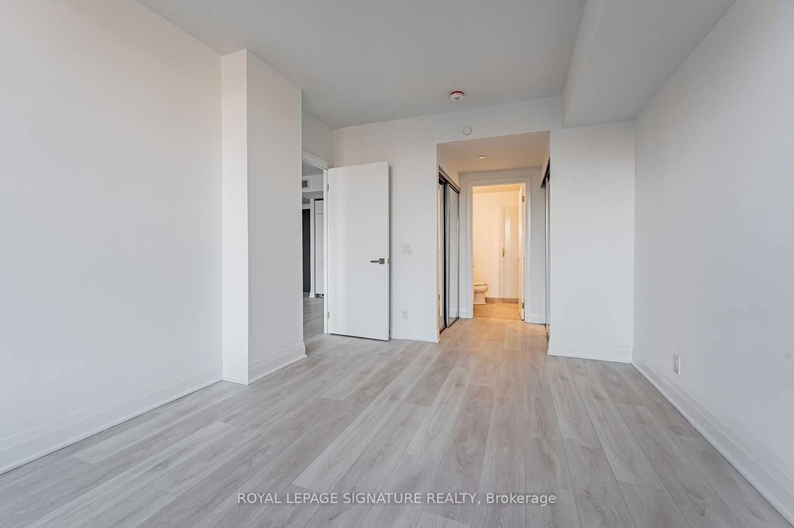 33 Frederick Todd Way, unit 423 for rent - image #22