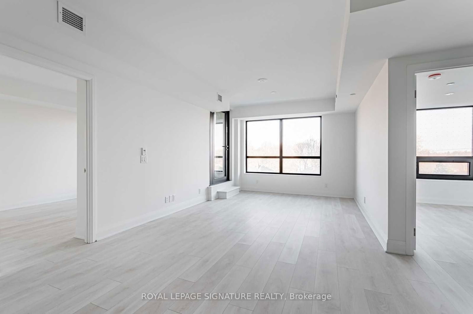 33 Frederick Todd Way, unit 423 for rent - image #9