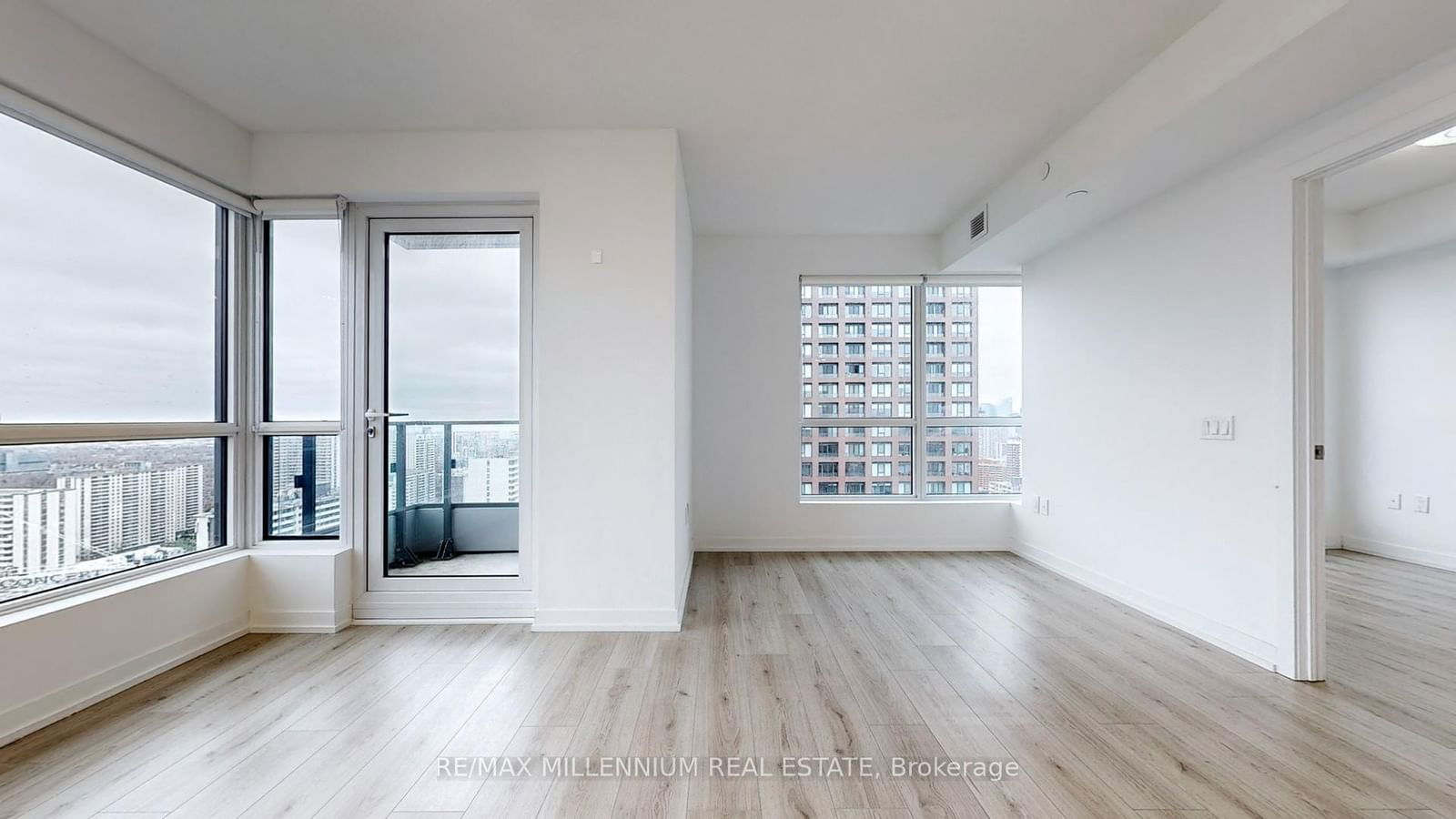 395 BLOOR St E, unit 3010 for rent - image #6