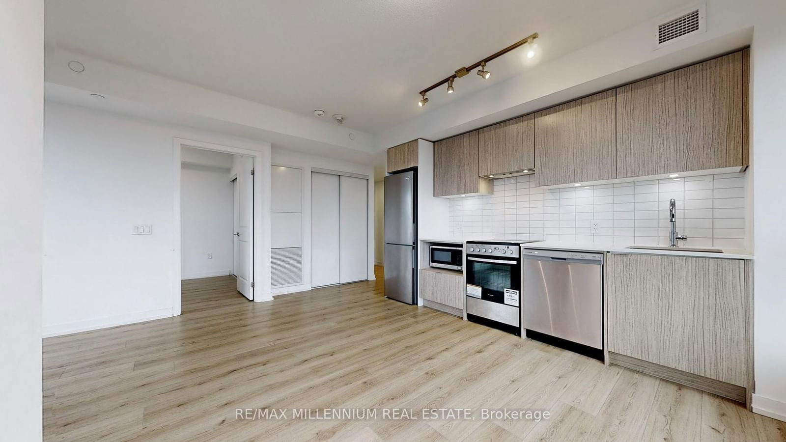 395 BLOOR St E, unit 3010 for rent - image #8