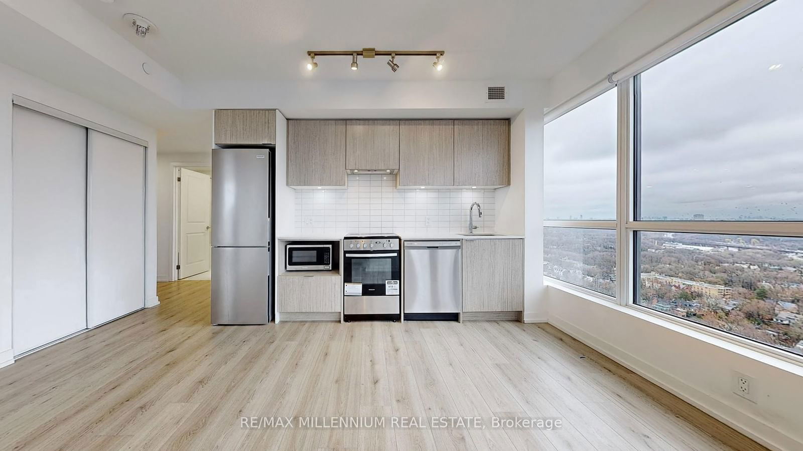 395 BLOOR St E, unit 3010 for rent - image #9