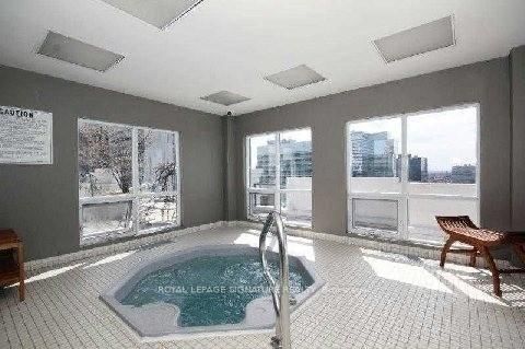 801 Bay St, unit 903 for rent - image #20