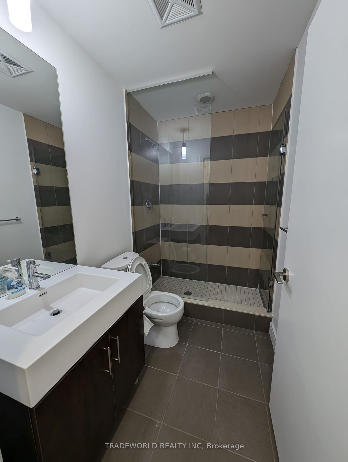 112 George St, unit 502 for rent - image #8