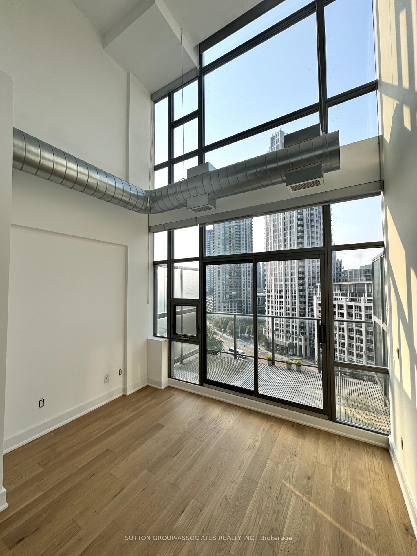 637 Lake Shore Blvd W, unit 815 for rent - image #3