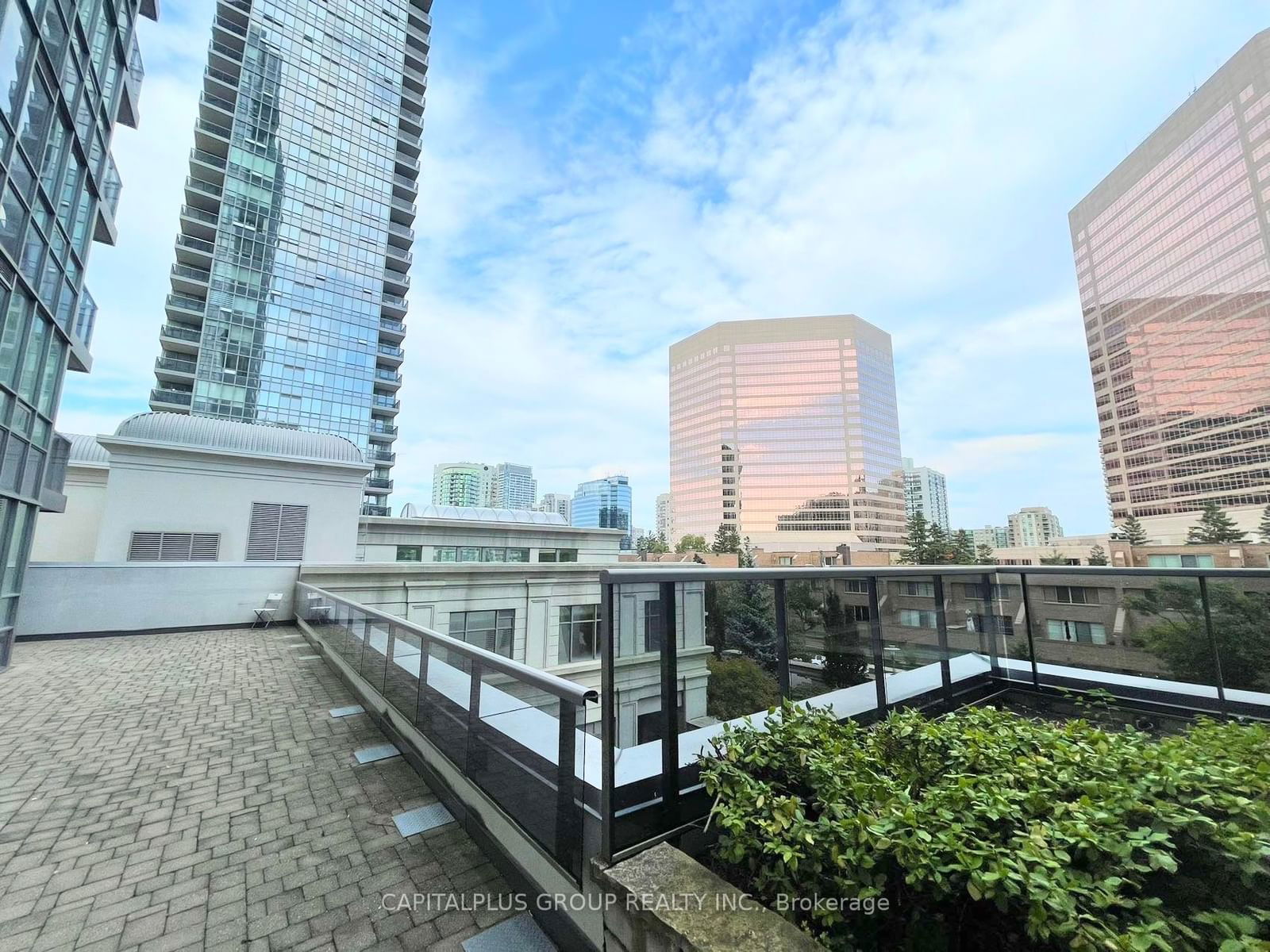 15 Greenview Ave, unit 314 for rent - image #8