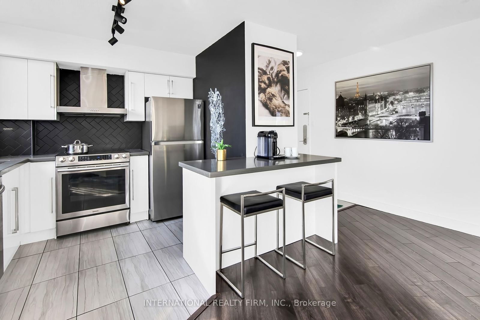 250 Queens Quay W, unit 201 for sale - image #11