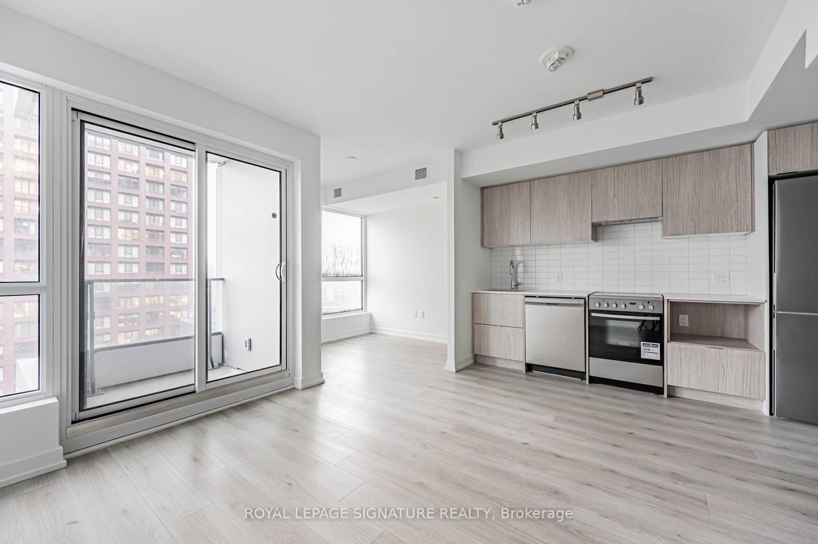 395 Bloor St E, unit 1201 for rent - image #3