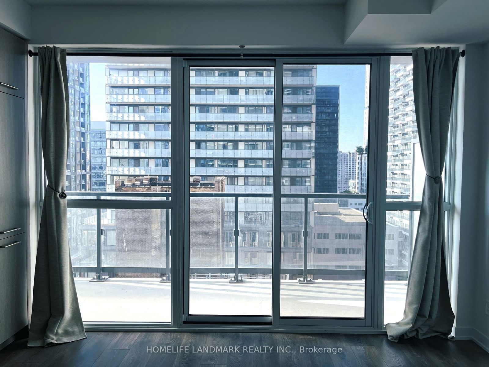 87 Peter St, unit 1709 for rent - image #4