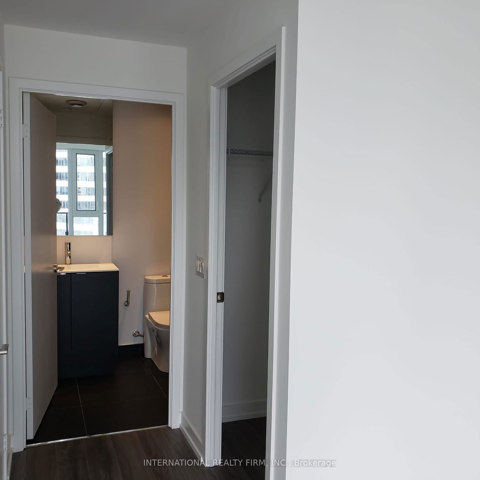 20 Edward St, unit 710 for rent - image #11