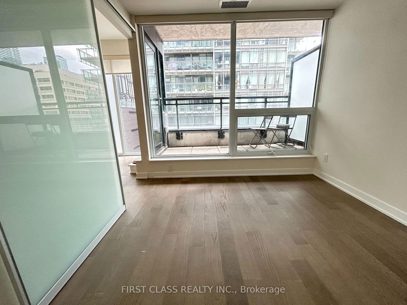 17 Dundonald St, unit 409 for rent - image #5