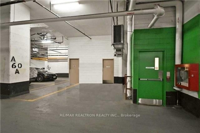 5500 Yonge St, unit Lph11 for rent - image #12