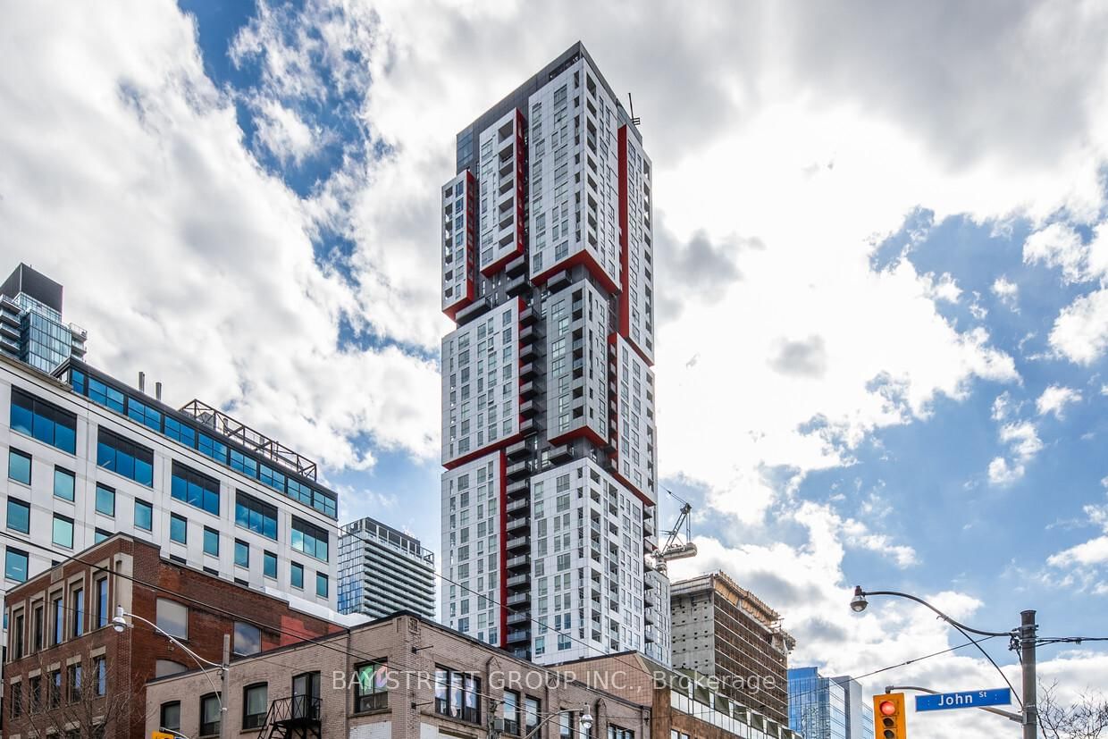 318 Richmond St W, unit 409 for rent - image #1