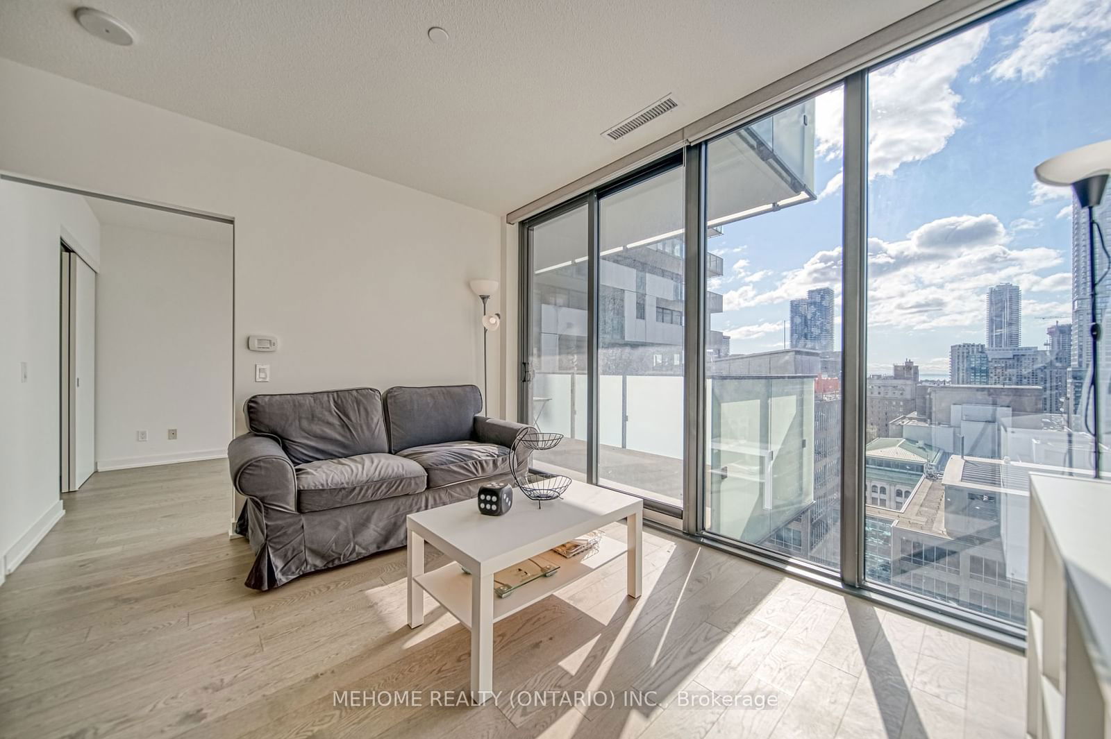 25 Richmond St E, unit 2109 for rent