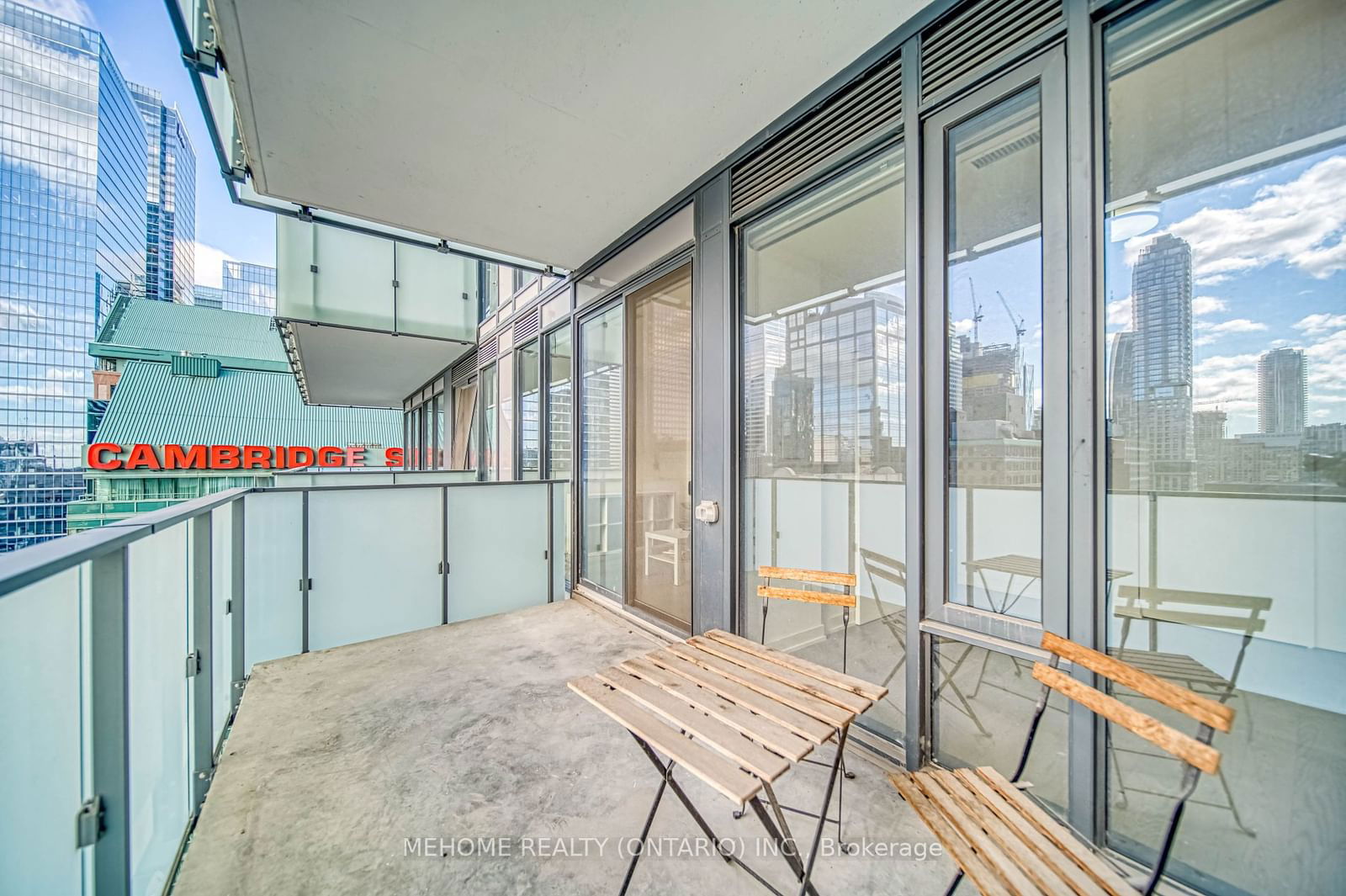 25 Richmond St E, unit 2109 for rent