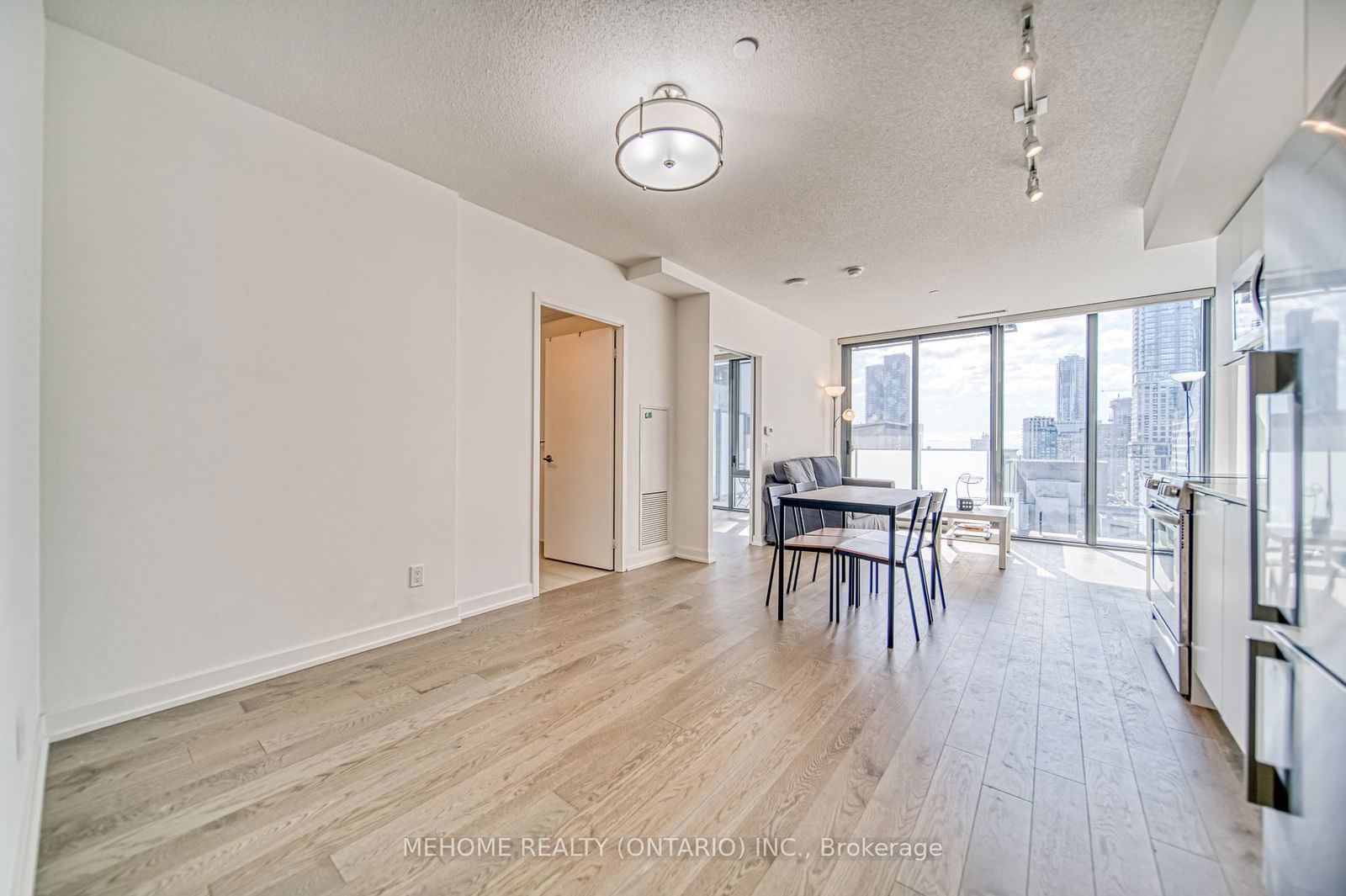 25 Richmond St E, unit 2109 for rent