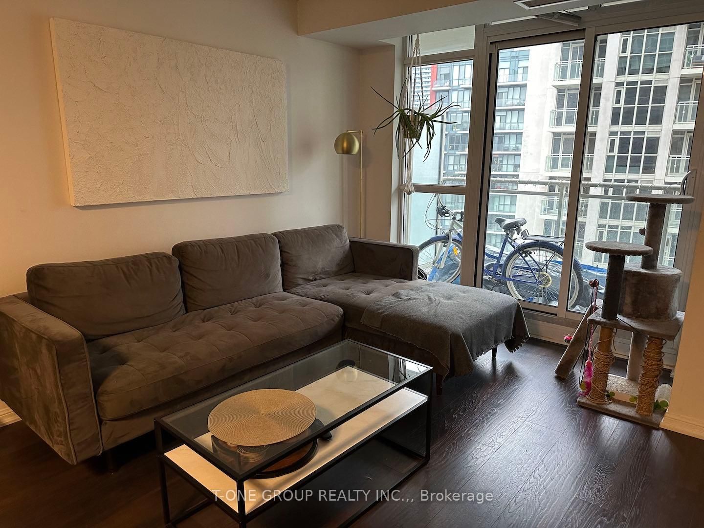 35 Bastion St, unit 1720 for sale - image #7