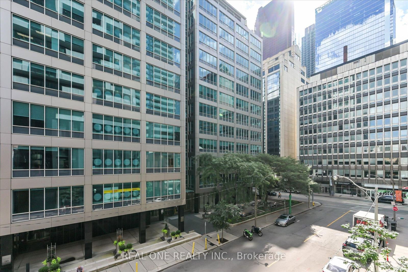 25 Richmond St E, unit 204 for sale