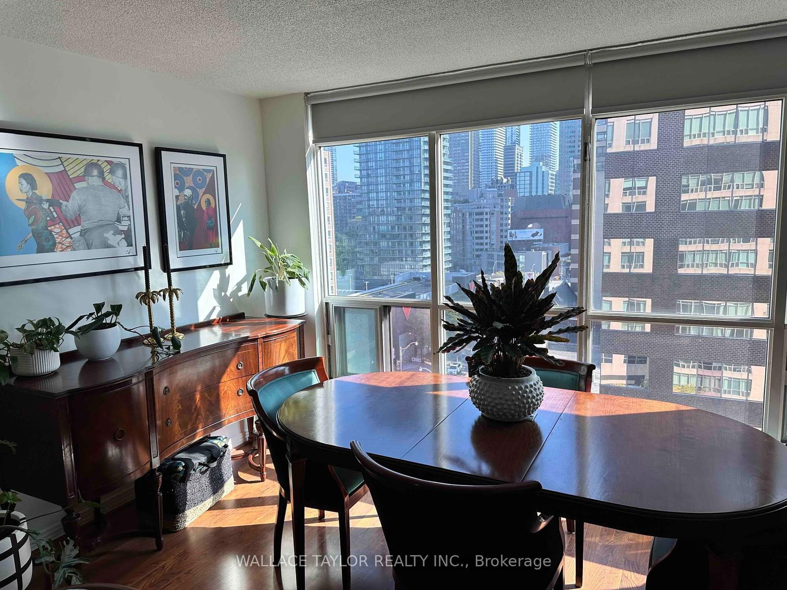 942 Yonge St, unit 1003 for rent