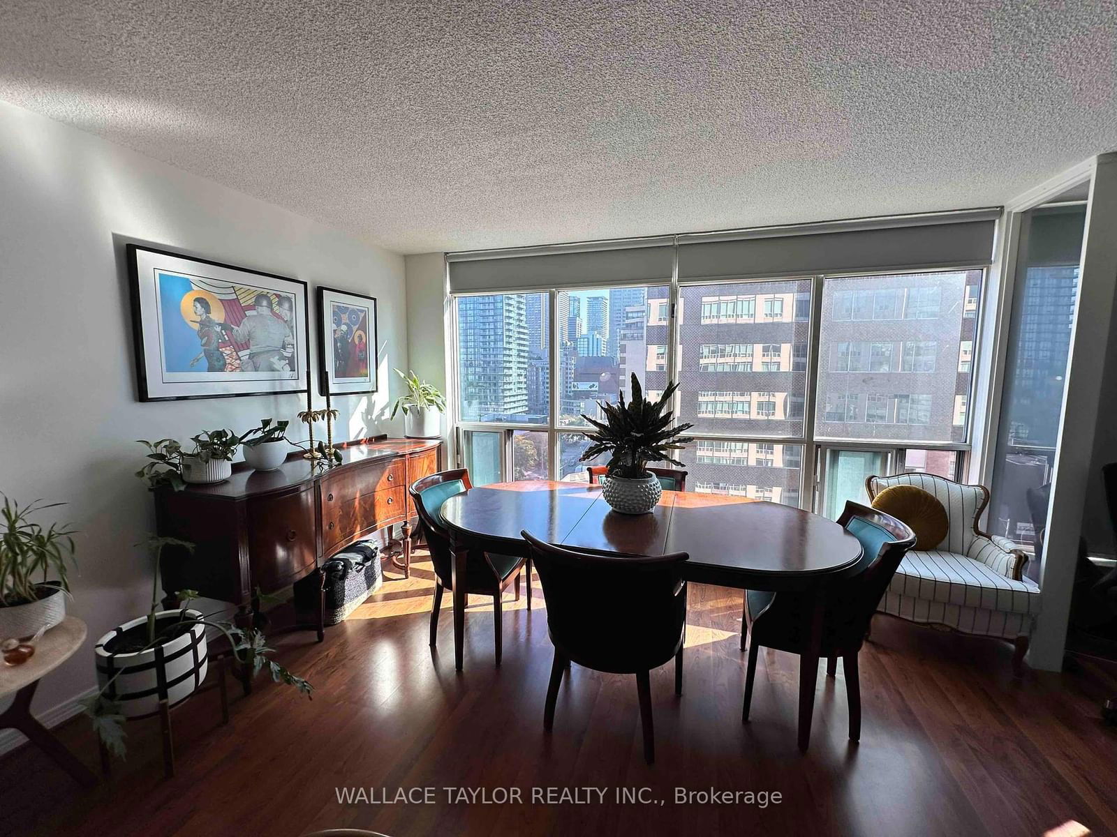 942 Yonge St, unit 1003 for rent