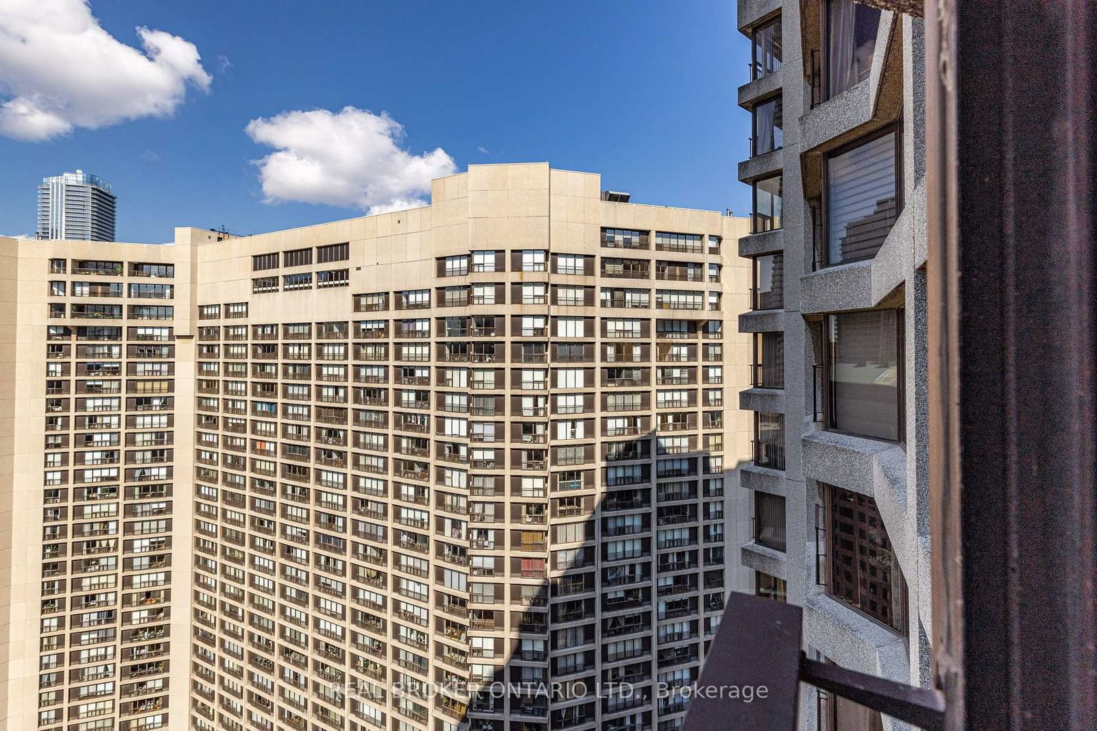 65 Harbour Sq, unit 3209 for rent - image #17