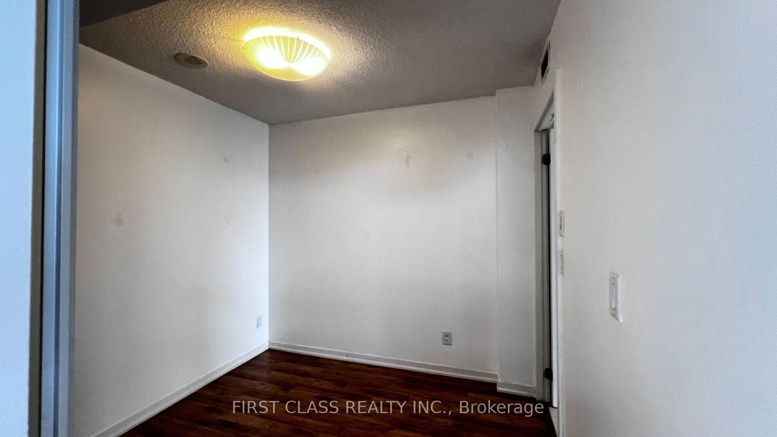 20 Joe Shuster Way, unit 513 for rent - image #10