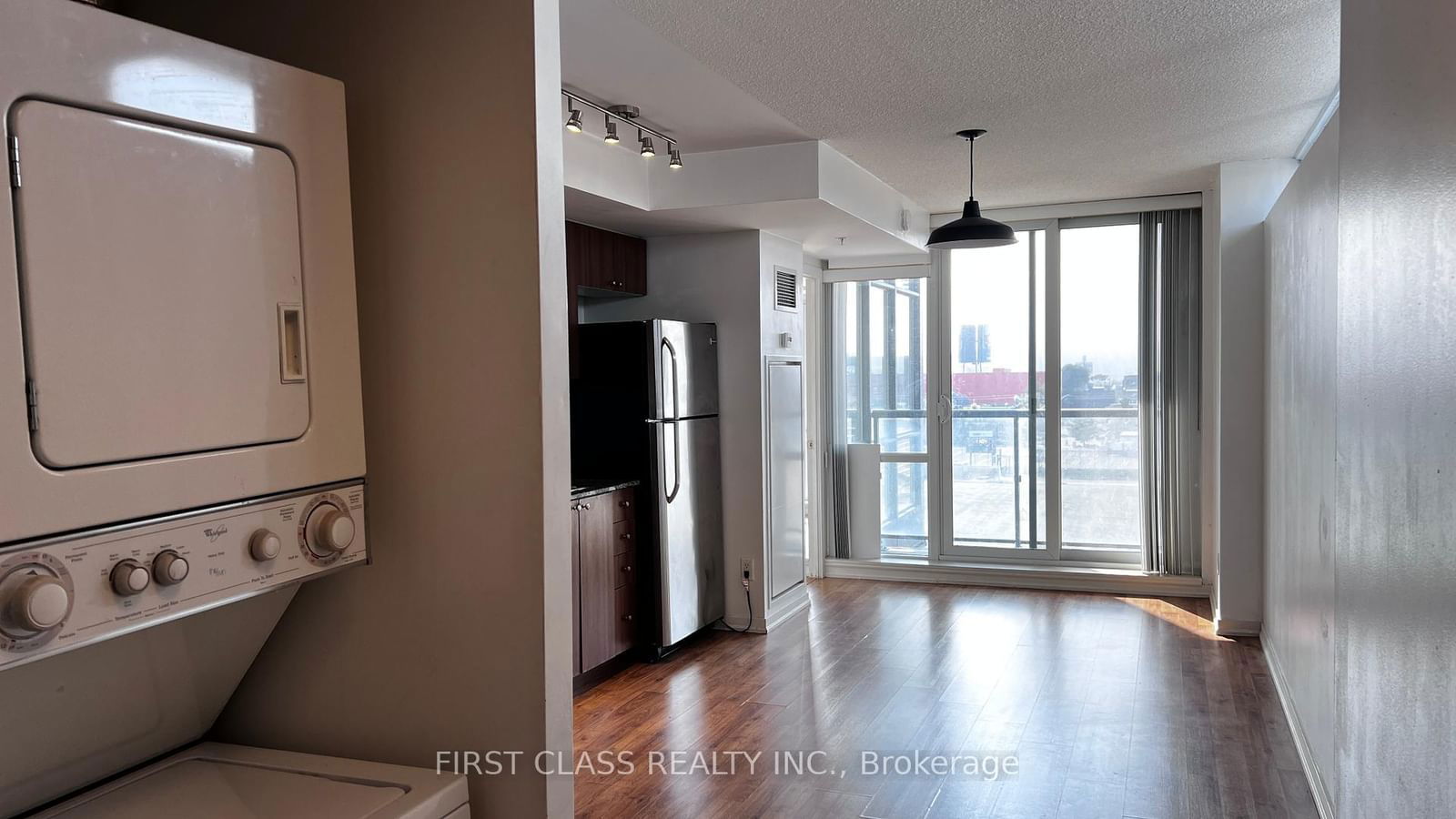 20 Joe Shuster Way, unit 513 for rent - image #7