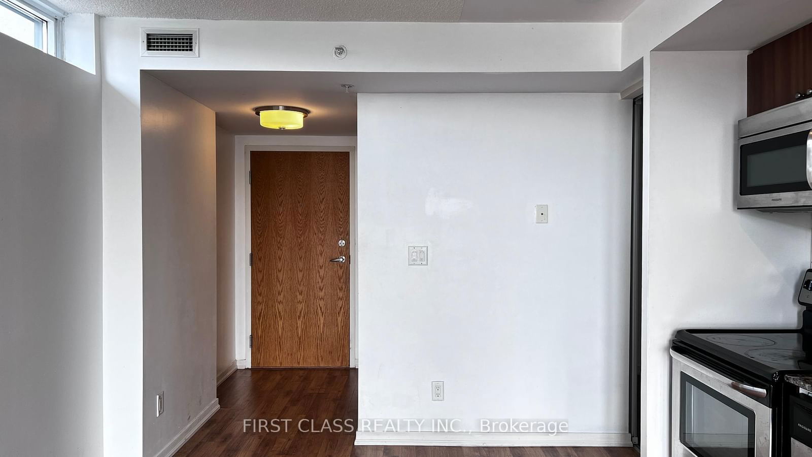 20 Joe Shuster Way, unit 513 for rent - image #8