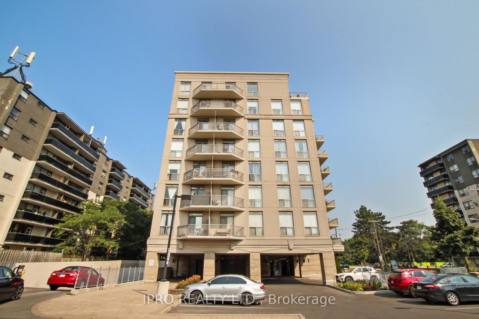 4200 Bathurst St, unit 203 for sale - image #3