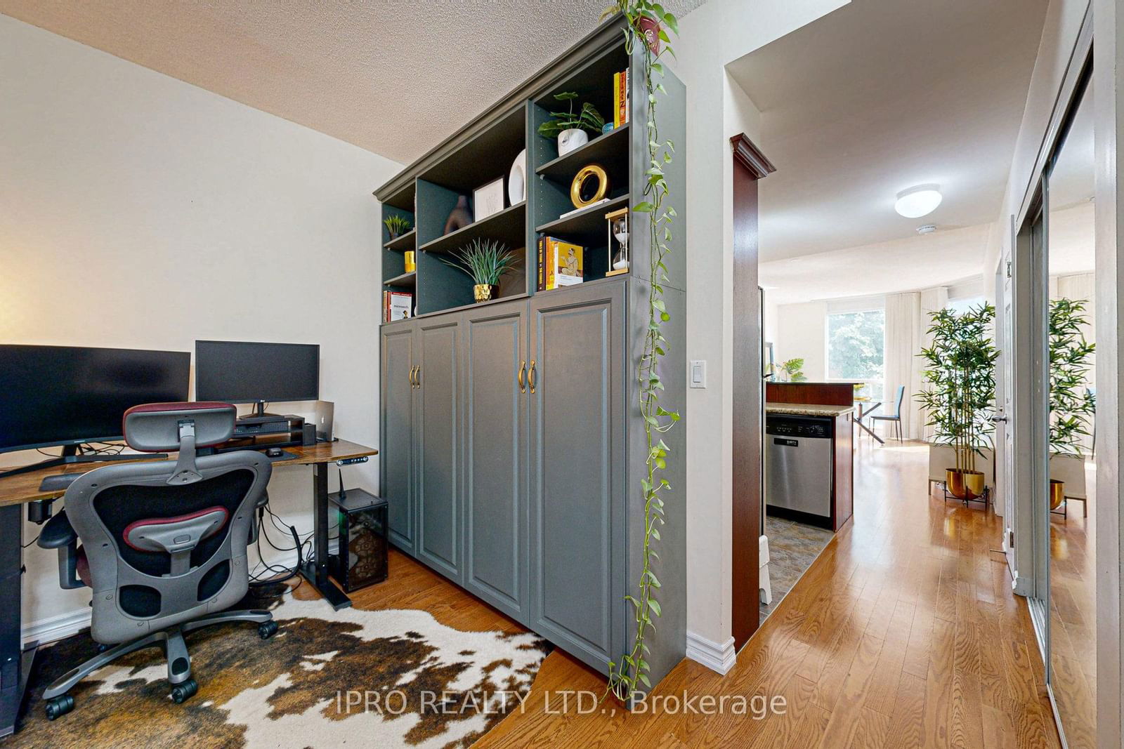 4200 Bathurst St, unit 203 for sale - image #5