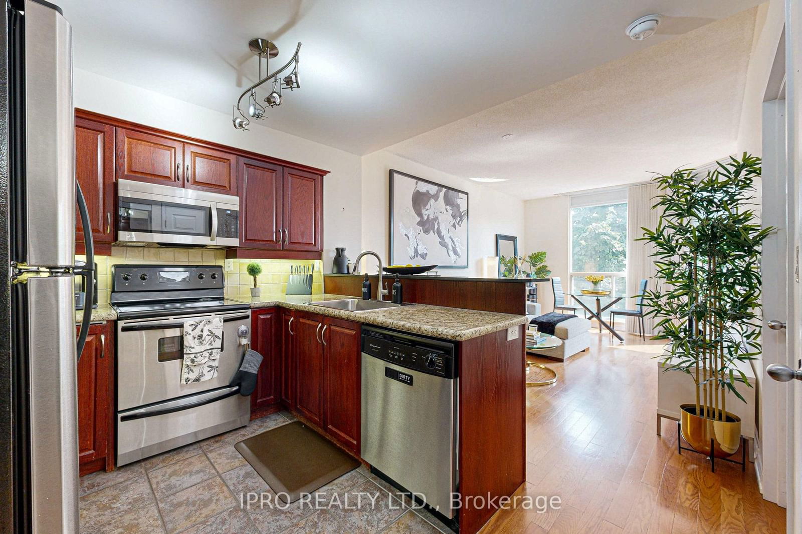 4200 Bathurst St, unit 203 for sale - image #8