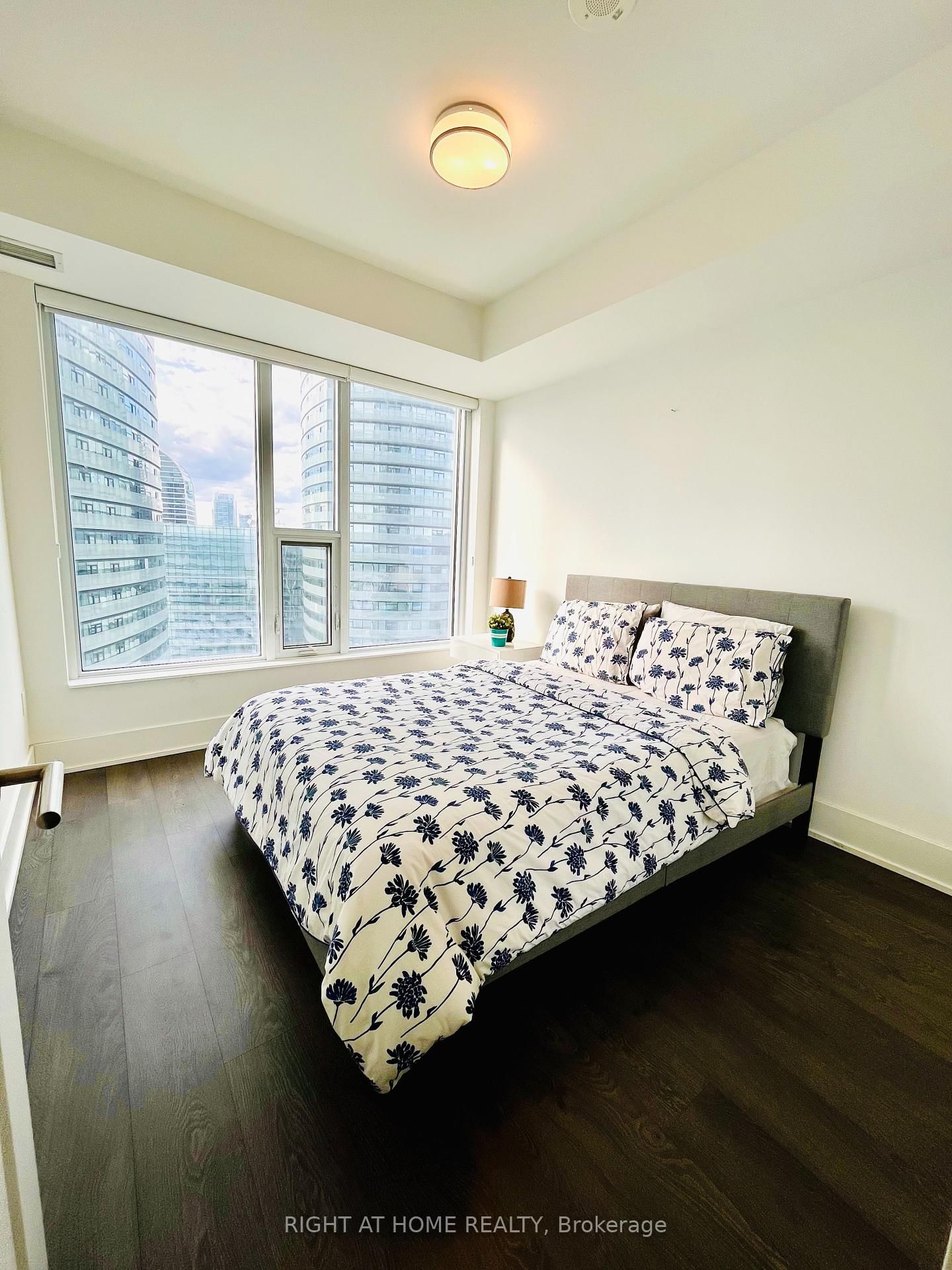 10 York St, unit 5112 for rent - image #17