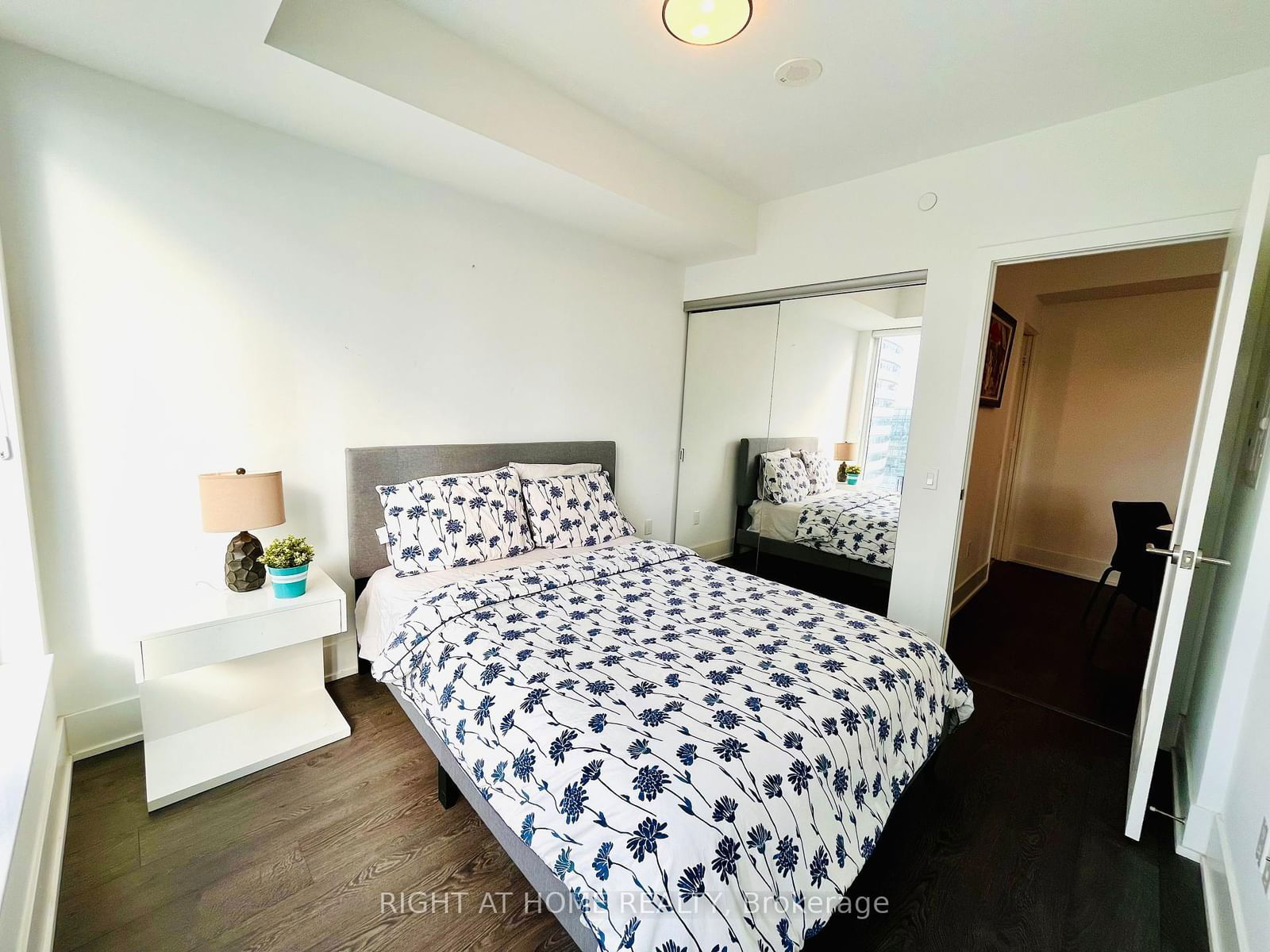 10 York St, unit 5112 for rent - image #18