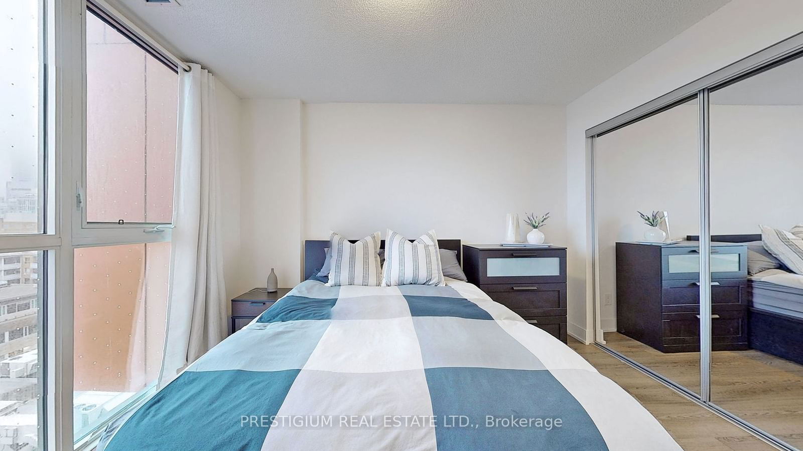 318 Richmond St W, unit 905 for sale - image #10