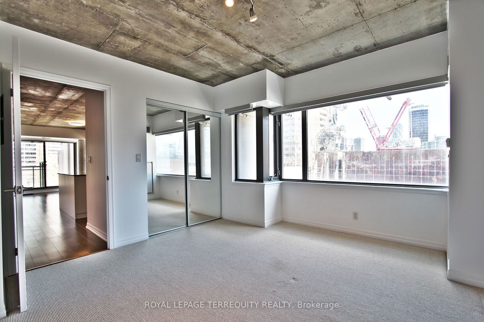 22 Wellesley St E, unit 708 for rent - image #17