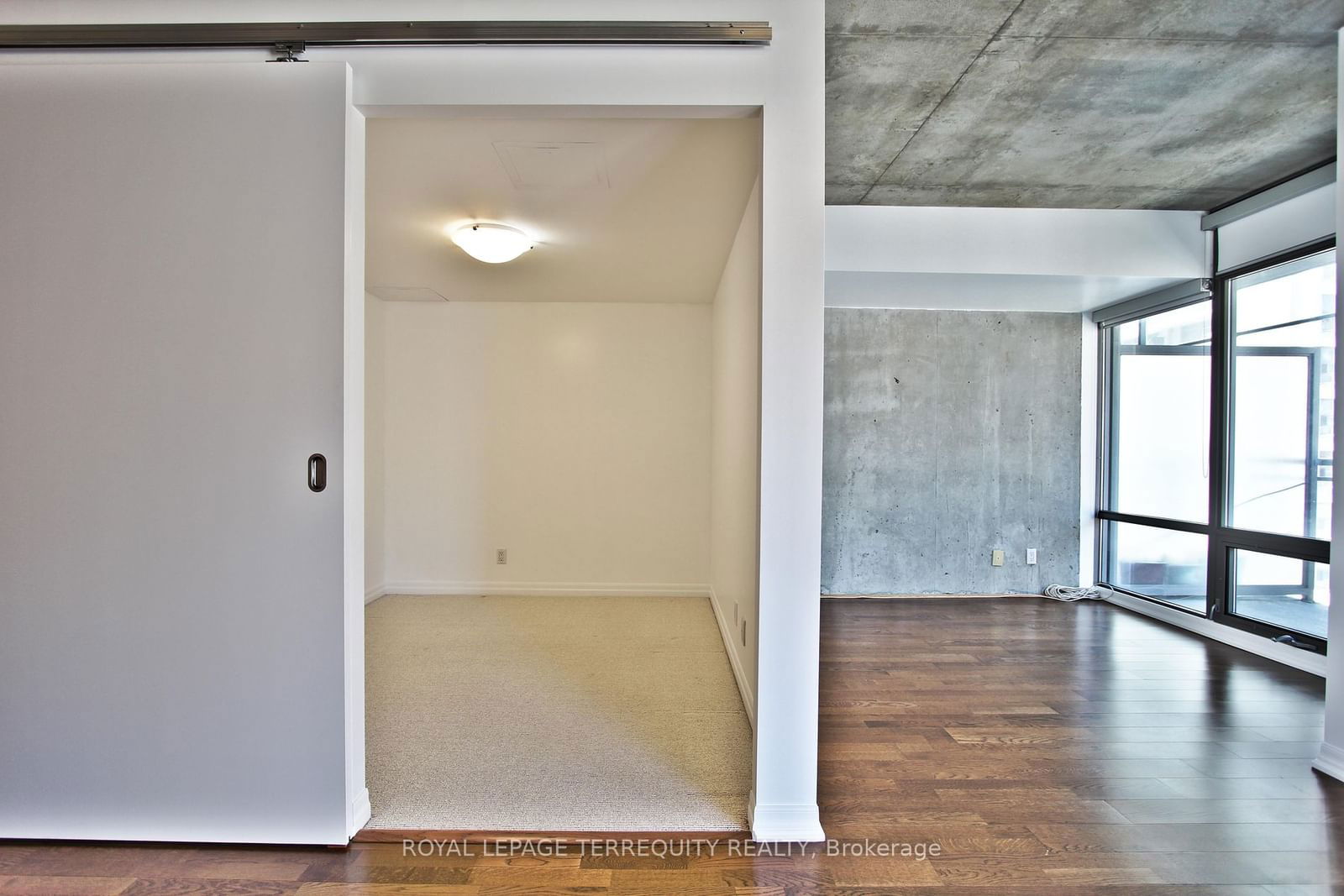 22 Wellesley St E, unit 708 for rent - image #7