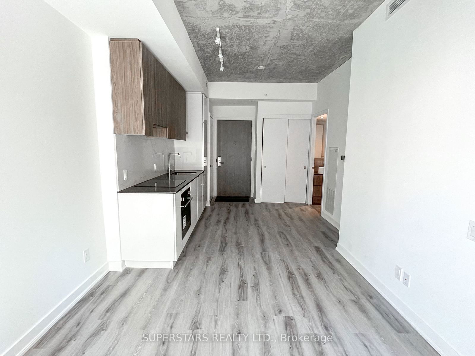 161 Roehampton Ave, unit 222 for rent - image #2