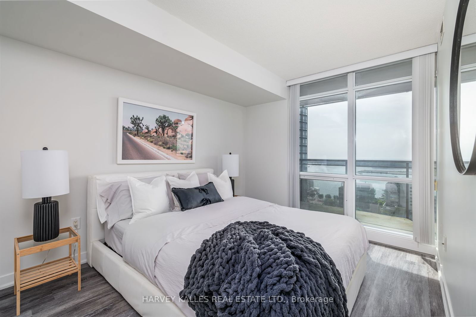 15 Fort York Blvd, unit 2311 for sale - image #19