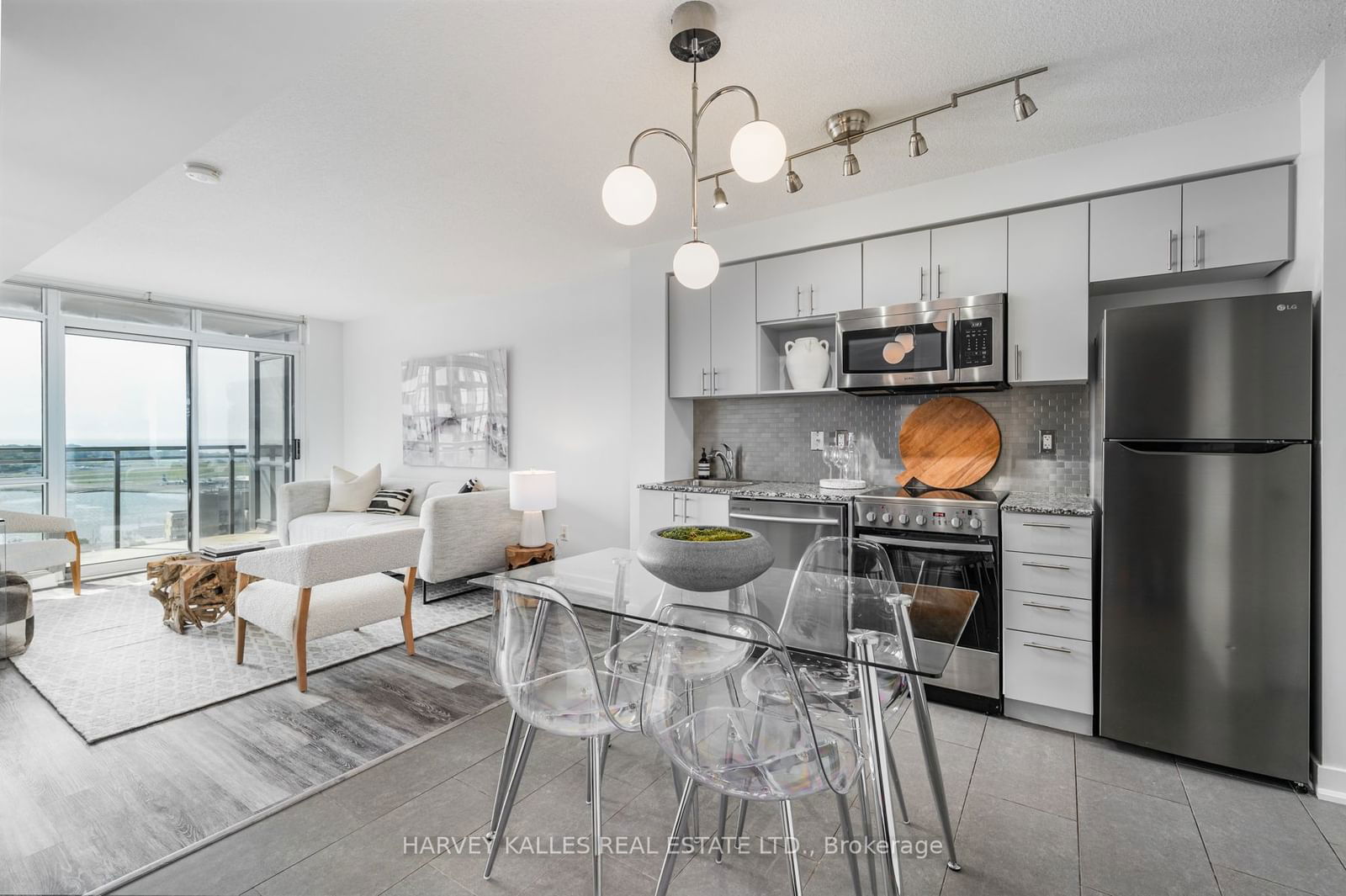 15 Fort York Blvd, unit 2311 for sale - image #9