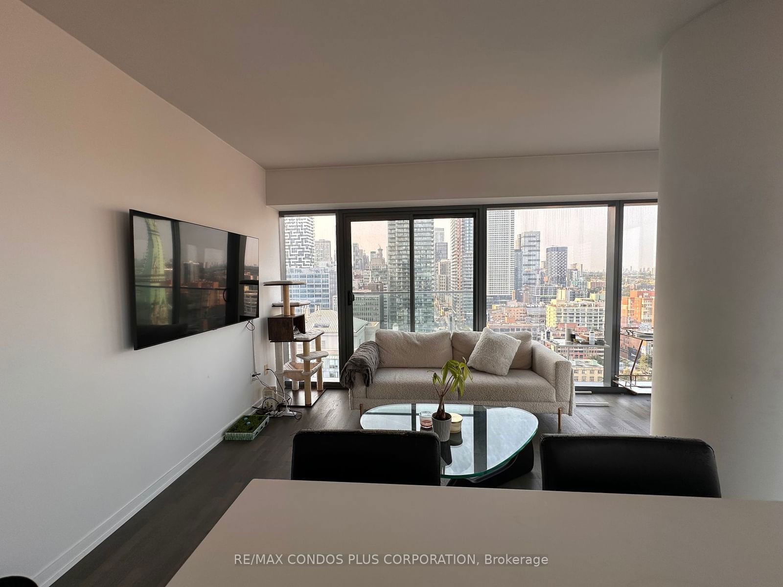 60 Colborne St, unit 2102 for rent - image #4