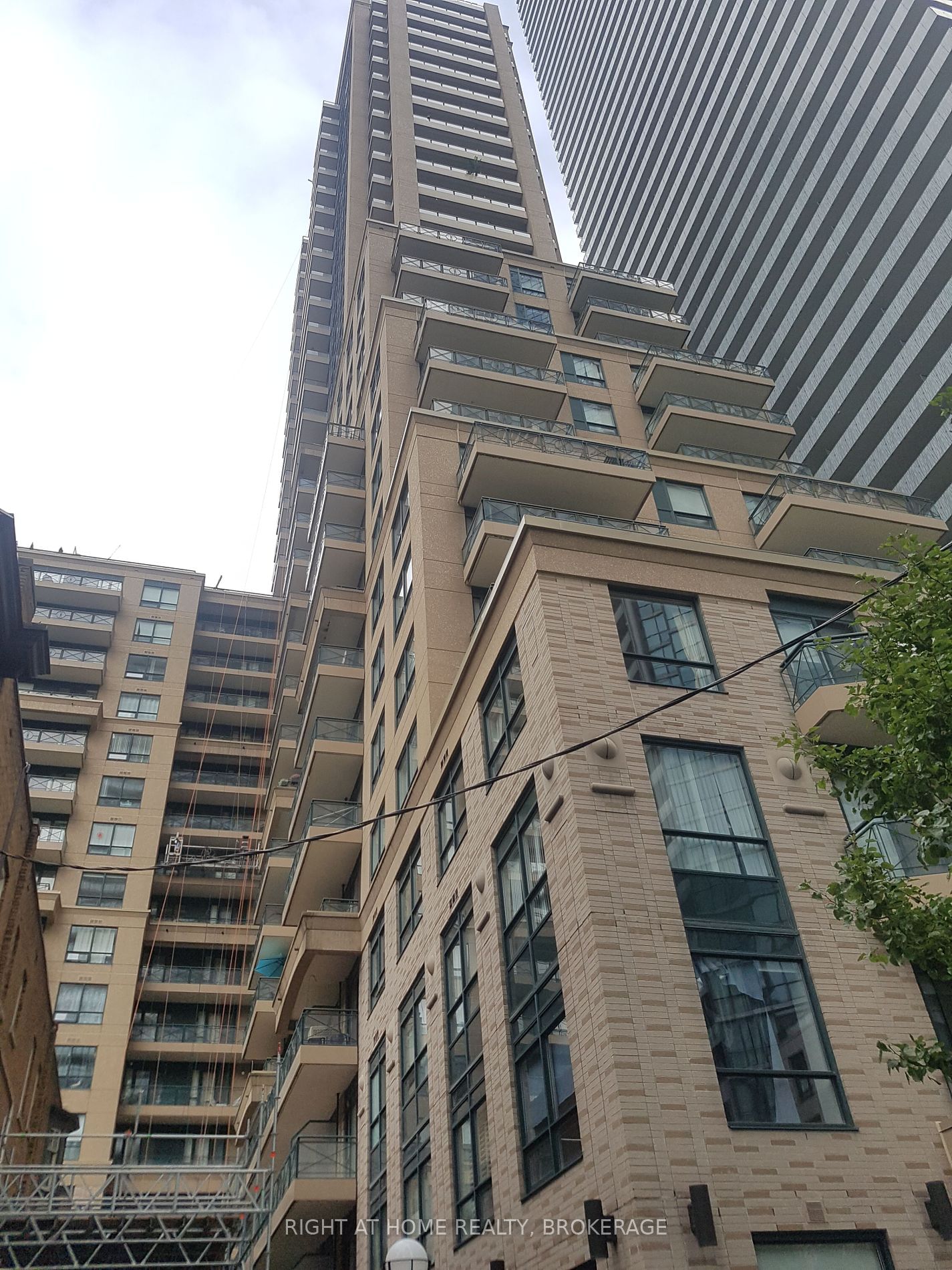 35 Hayden St, unit 903 for rent - image #1