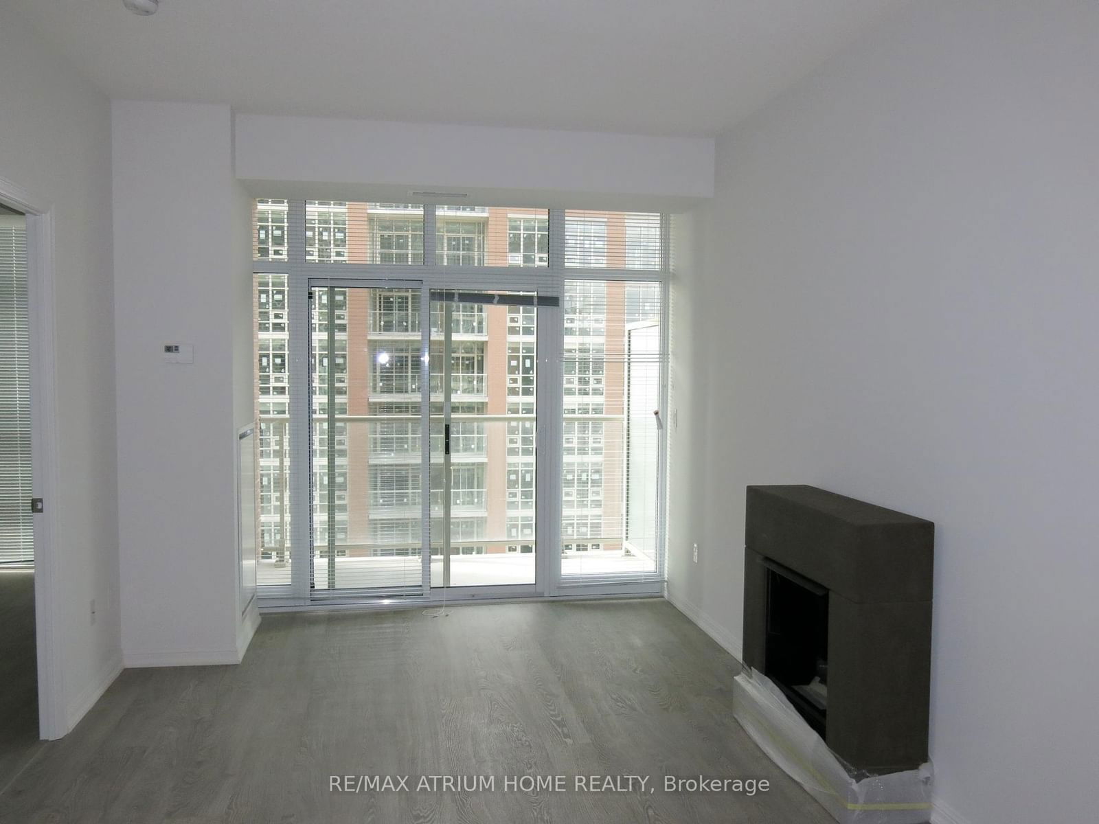 65 East Liberty St, unit 1509 for rent - image #6