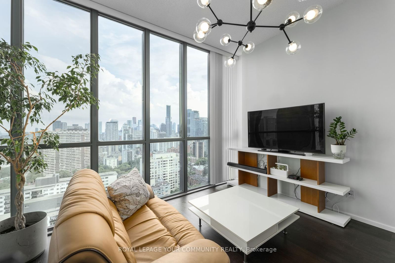 101 Charles St E, unit 2303 for sale - image #11