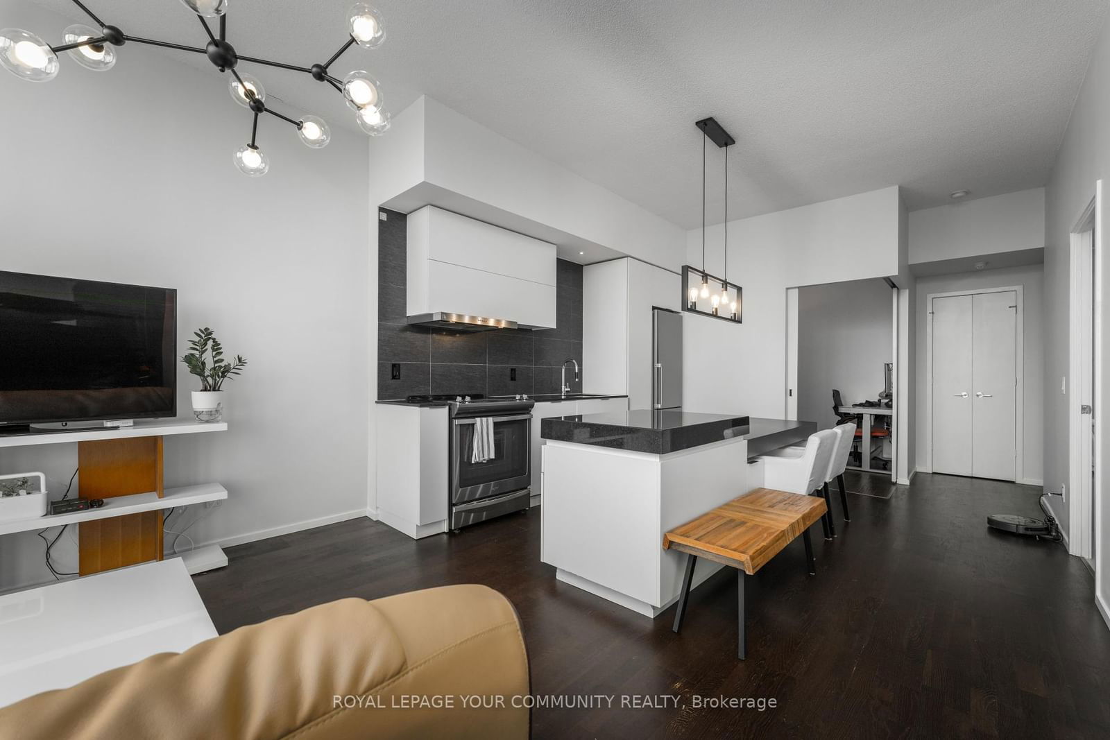 101 Charles St E, unit 2303 for sale - image #5