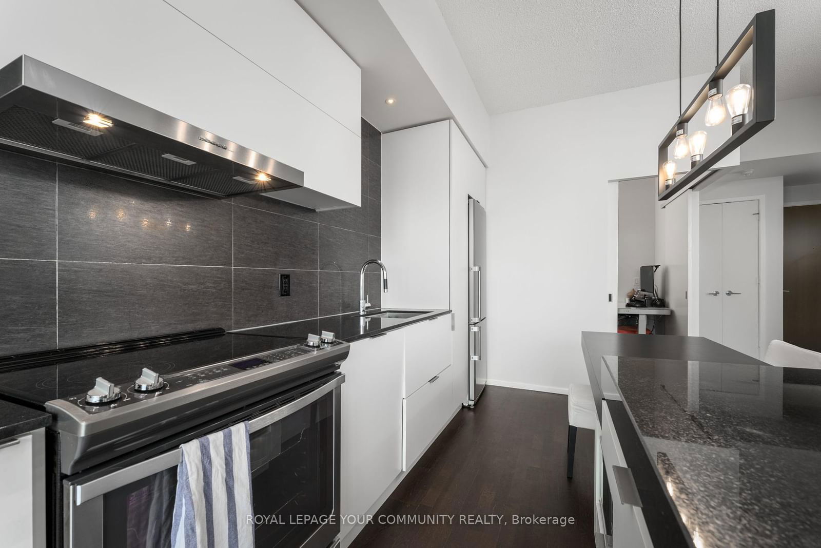 101 Charles St E, unit 2303 for sale - image #6